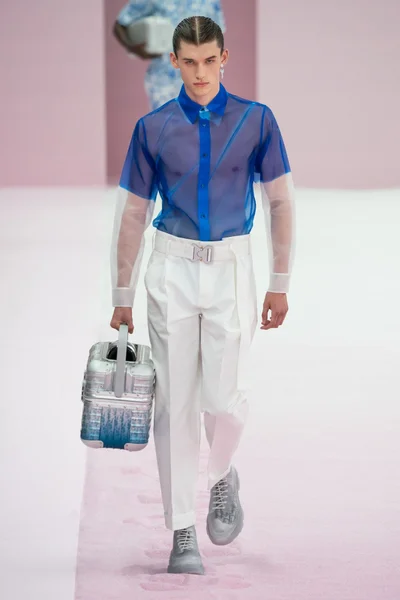 Look 9